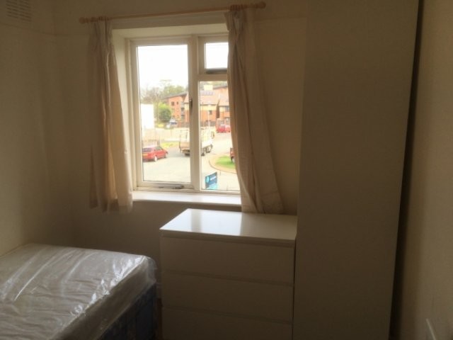 ROOM TO LET IN ARLESTON - ALL BILLS.. - 2