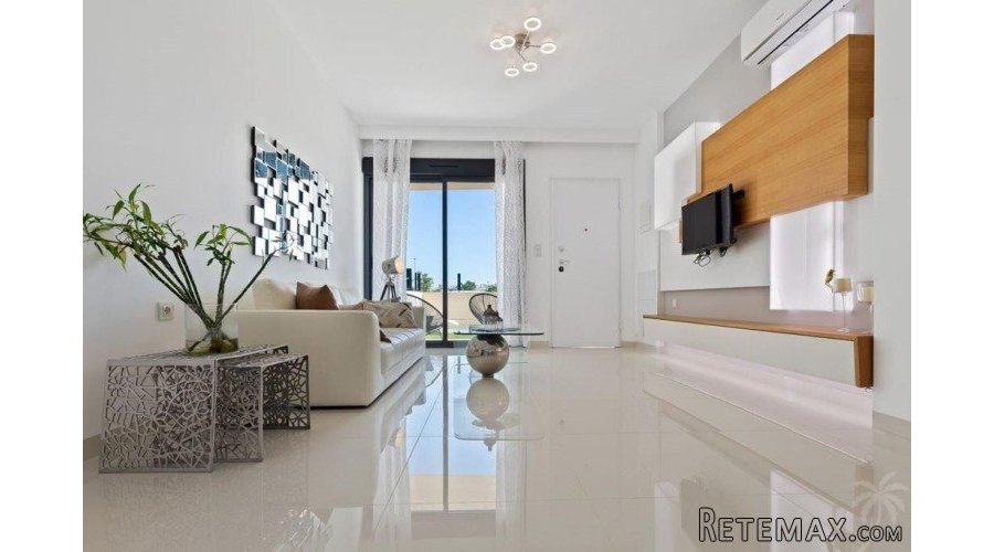 Beautiful new complex with 2 and 3 bedroom apartments. The.. - 2