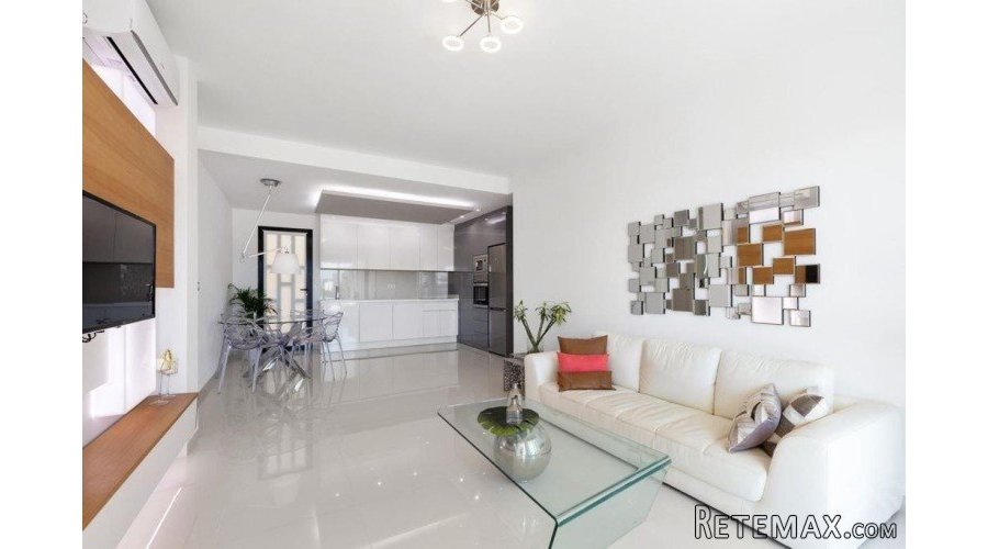 Beautiful new complex with 2 and 3 bedroom apartments. The.. - 3