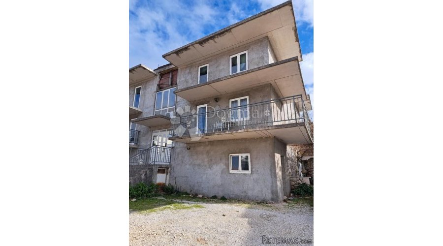 PROSTRANA KUĆA SA APARTMANIMA + POSLOVNI PROSTOR - 4