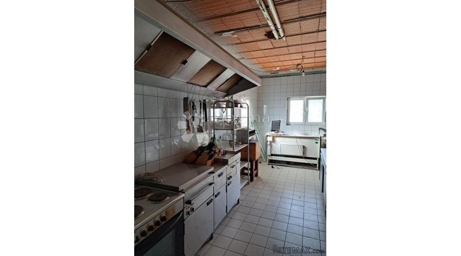 PROSTRANA KUĆA SA APARTMANIMA + POSLOVNI PROSTOR - 6