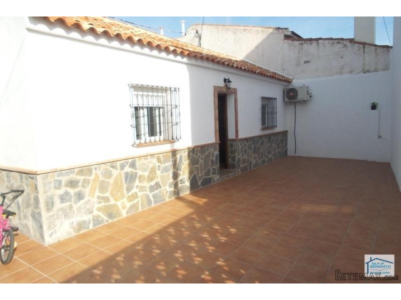 Town house for rent in EL ROMERAL..