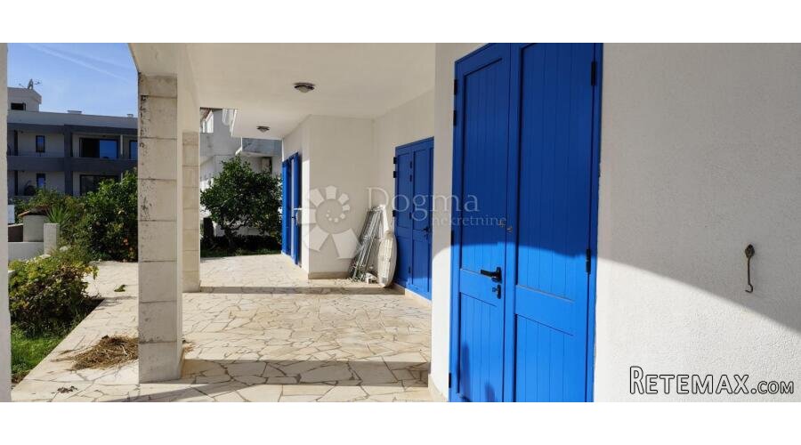 Apartmani u srcu Orebića – kuća na prodaju - 3