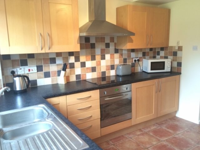 ROOM TO LET IN RANDLAY - ALL BILLS.. - 2