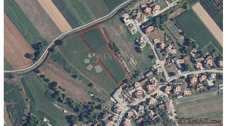 Zemljište za obiteljsku kuću s potokom