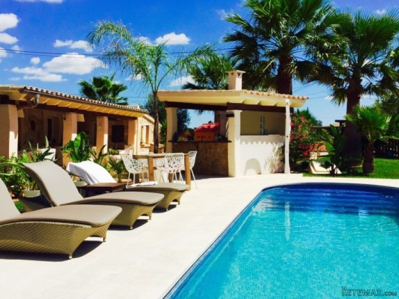 Charming Country House With Beautiful..