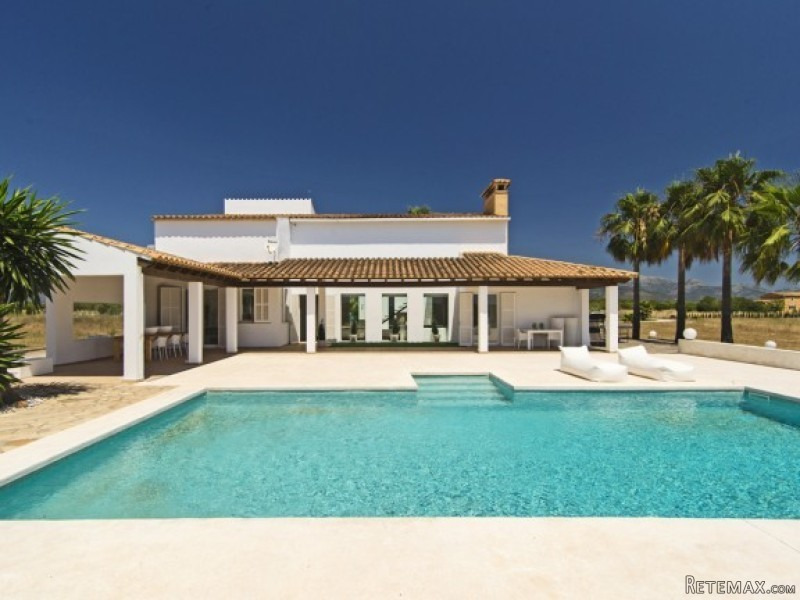 Exclusive Contemporary-Style Country..