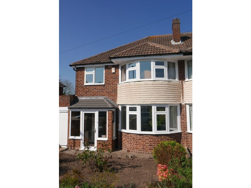 3 Bedrooms - Semi Detached - Water..