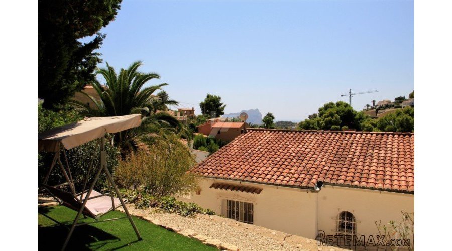 This well presented villa is distributed over two levels.. - 3