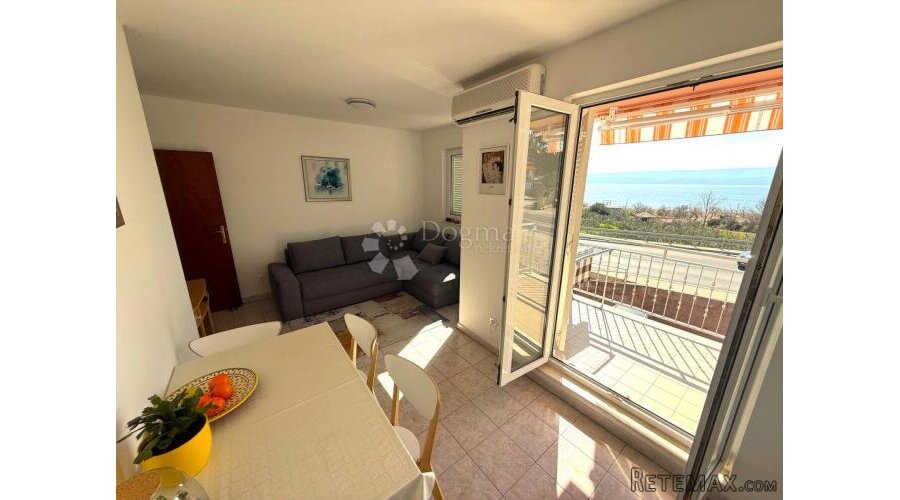 Dvosoban stan, Duće. 49 m², pogled na more.