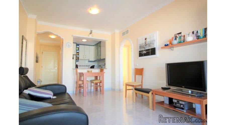 2 Bed 1 Bath Apartment with Private Solarium within Las.. - 2