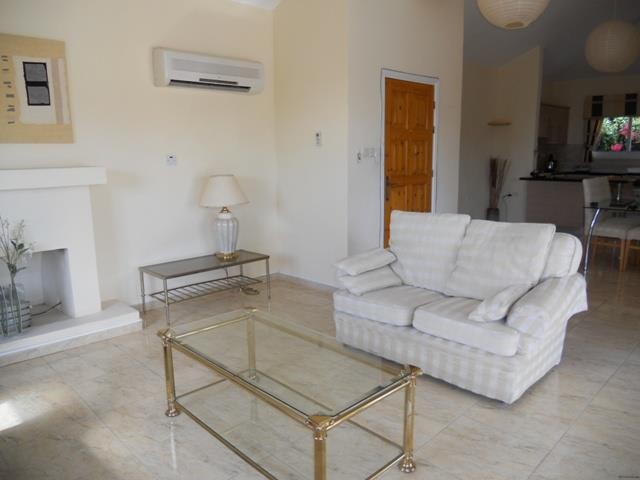Three bedroom bungalow for rent, Emba.. - 2