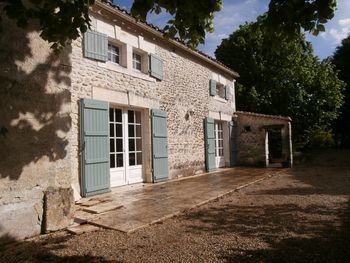5 Bedroom Stone House With Swimming Pool