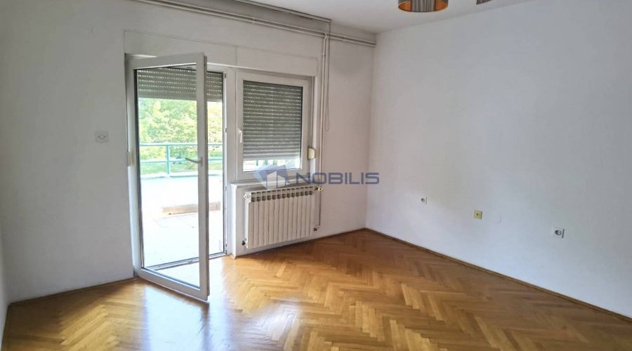 Bjelovar (Centar) 4-sobni stan, 116,75 m2 + 101,33 m2 TAVAN - 8