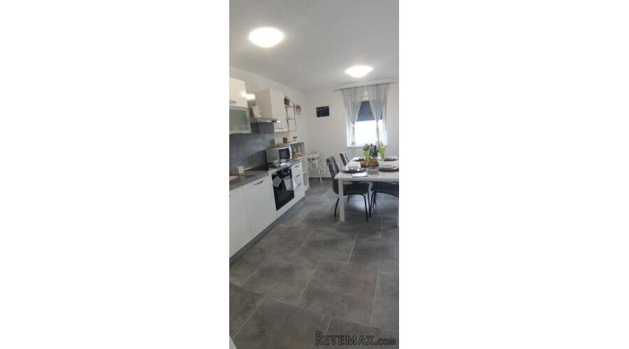 Apartman sa privatnim bazenom i dvorištem od 213m2 - 3
