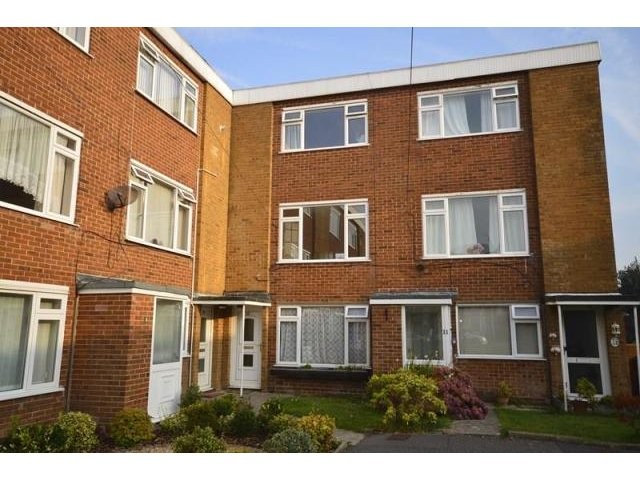 Unfurnished 2 bedroom Property For..