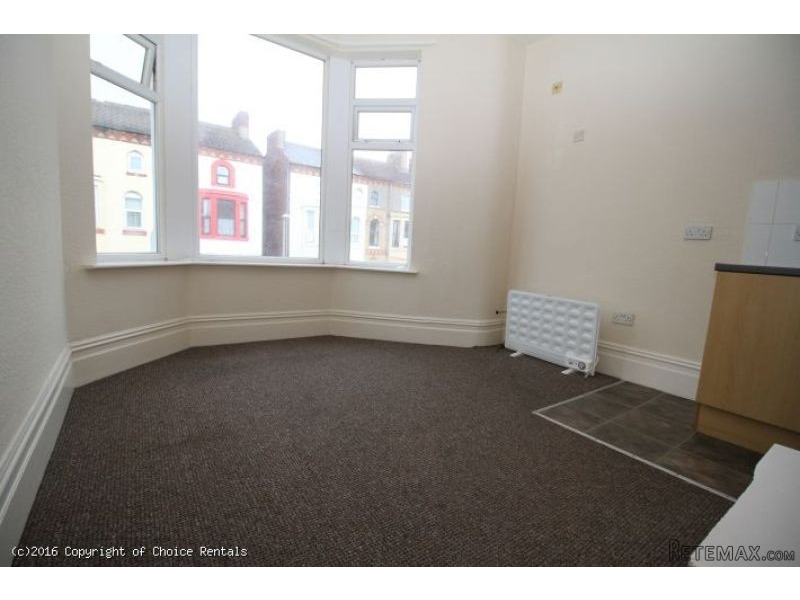Flat 4, 66 Withnell Rd, Blackpool - 2