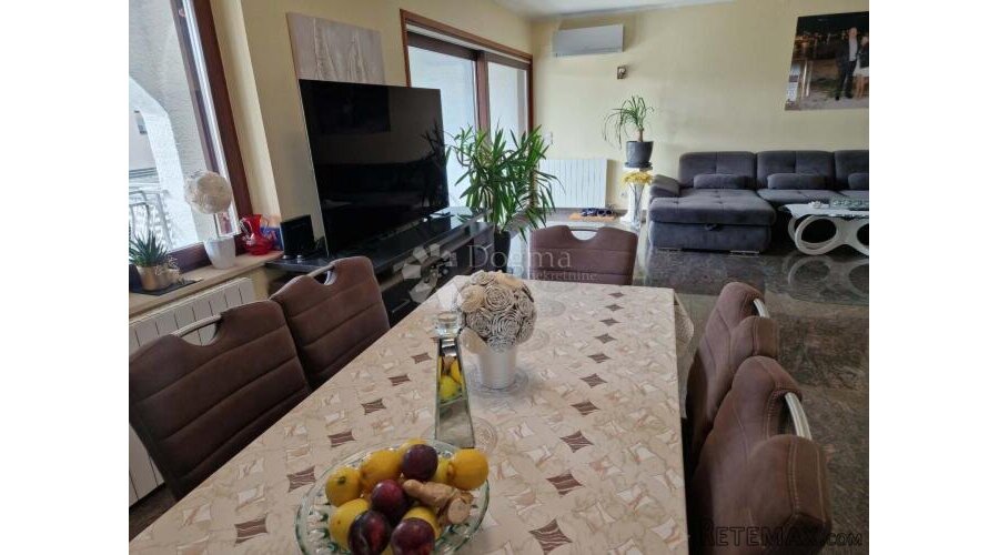 KUĆA S 4 APARTMANA - DRUGI RED OD MORA