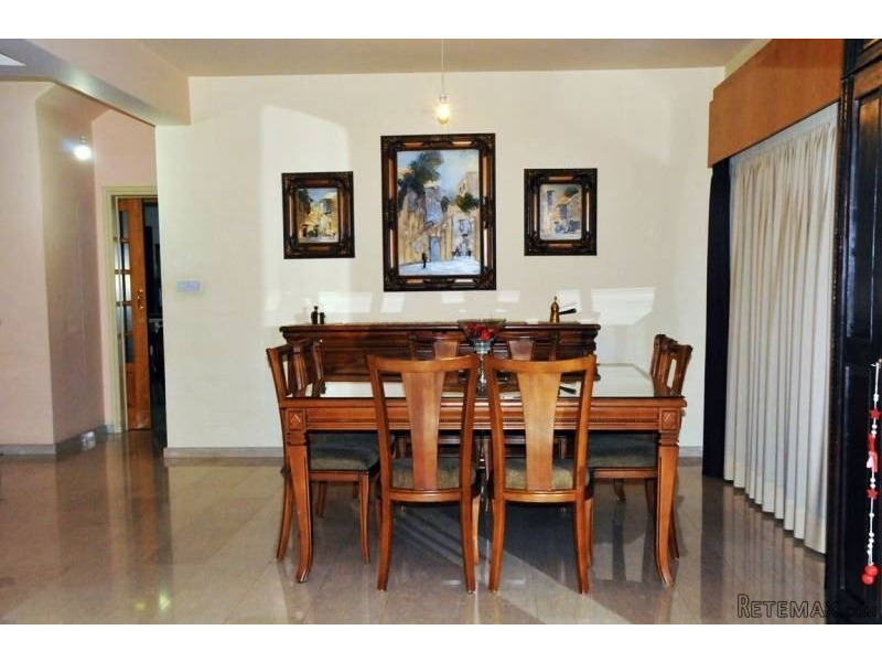 Four Bedroom Semi-Detached House In.. - 2