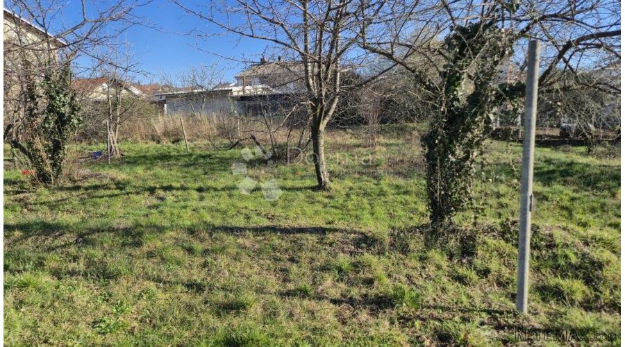 Marinići centar - odlično građevinsko zemljište za obitljsku