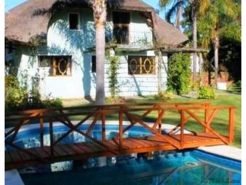 3 Bedroom House - For Rent - Pinares