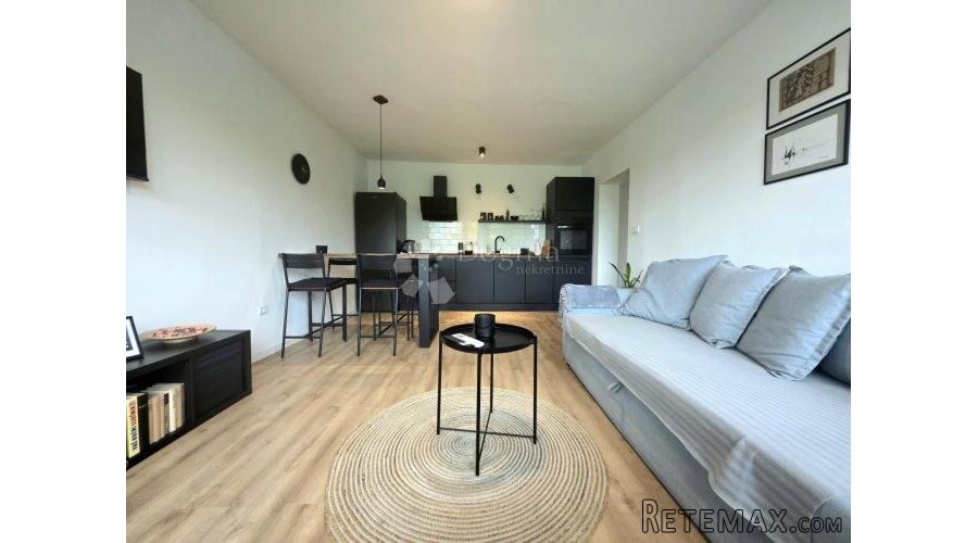 PRODAJA, Stan, Karlovac, NKP 51 m2, Kompletno novouređen, No - 2