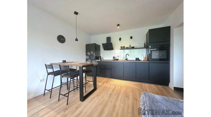 PRODAJA, Stan, Karlovac, NKP 51 m2, Kompletno novouređen, No - 3