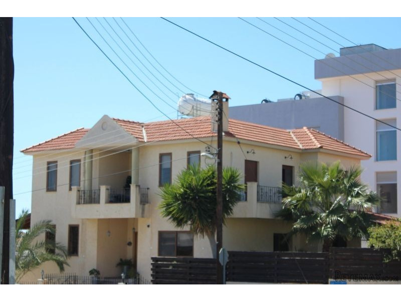 Luxury villa in Panthea