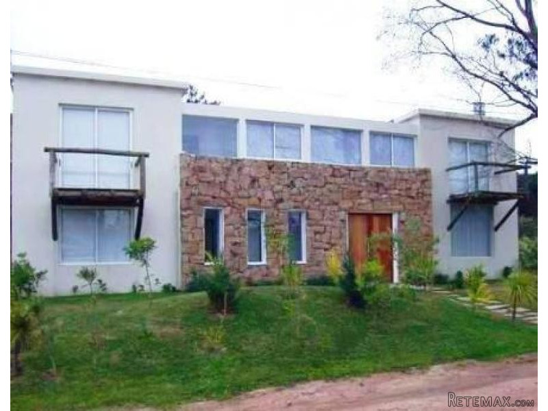 4 Bedroom House - For Rent -..