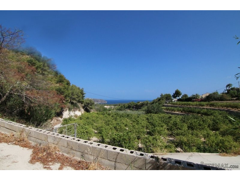 land with sea views