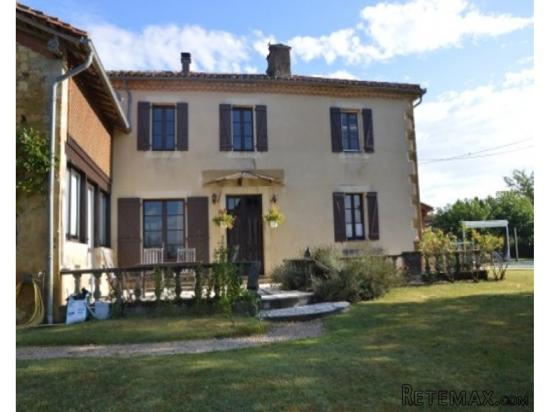 Pretty hamlet house with pool and large.. - 2