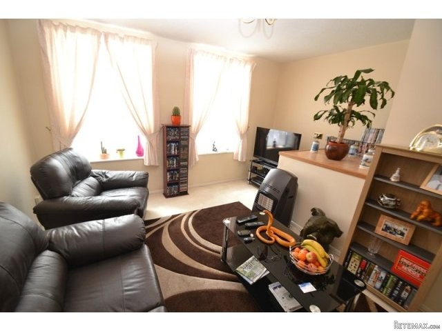 1 bedroom flat in QUEENBOROUGH - 2