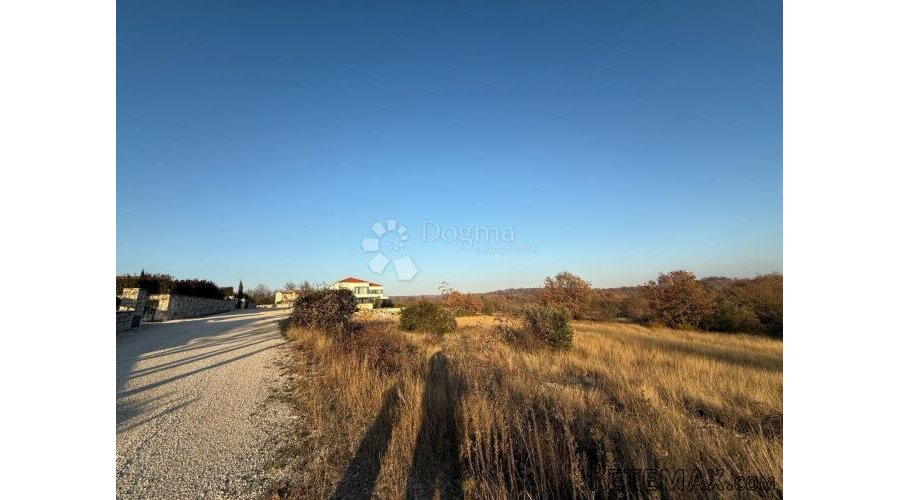 Sveti Lovreč, građevinsko zemljište 1.520m2-PRILIKA - 2