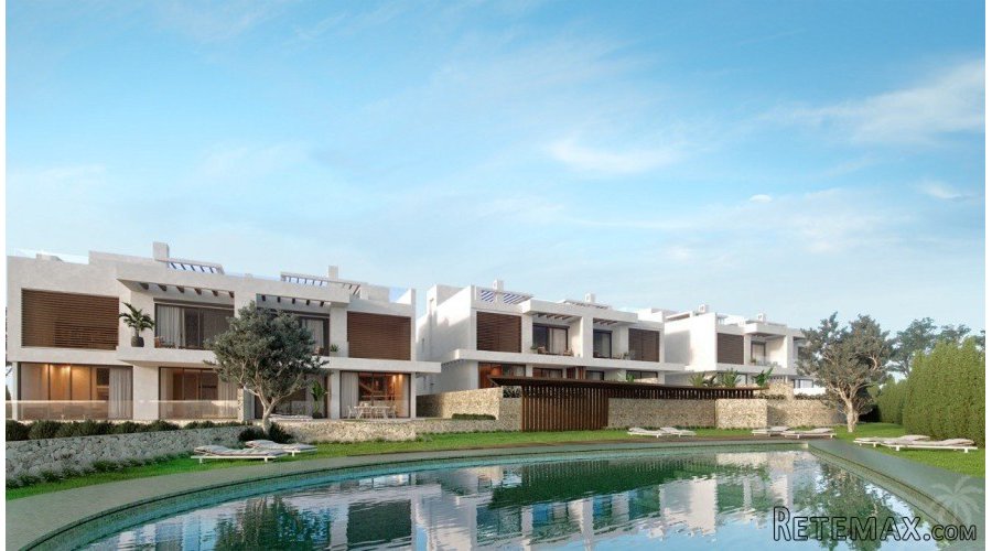 Located on the 8th hole of the Cabopino Golf club in.. - 2