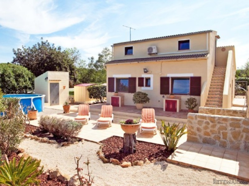 Petit Country House On A Flat Plot In..