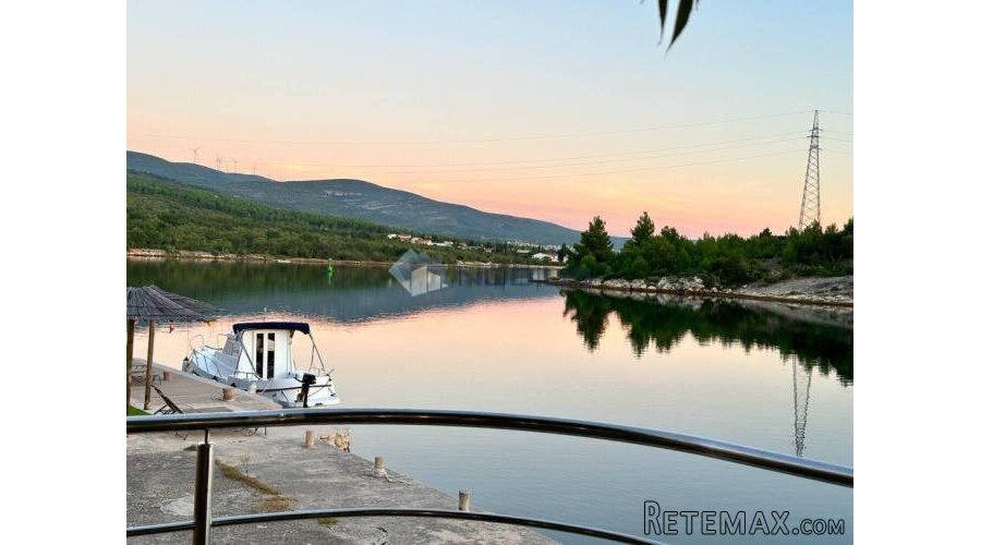 Zadar, Šušnjar, kuća 210 m2, 300 m od mora