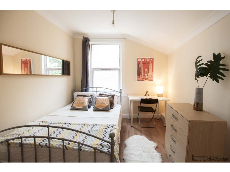 Single with double bed near East Ham..