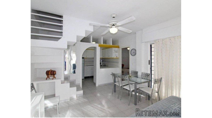 This beautiful corner linked house in a residential area is.. - 2