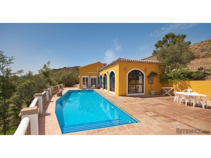 6 bedroom Villa