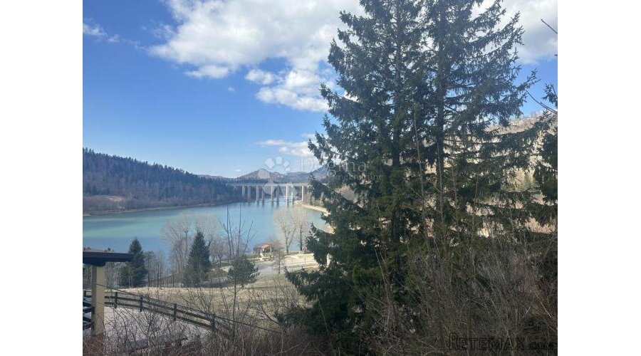FUŽINE KUĆA SA POGLEDOM NA JEZERO!