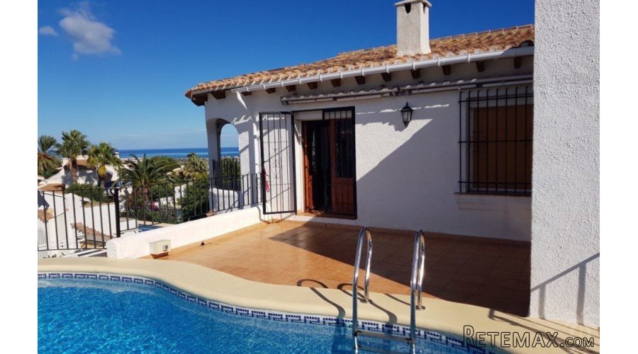 Charming villa with private pool, guest apartment and..