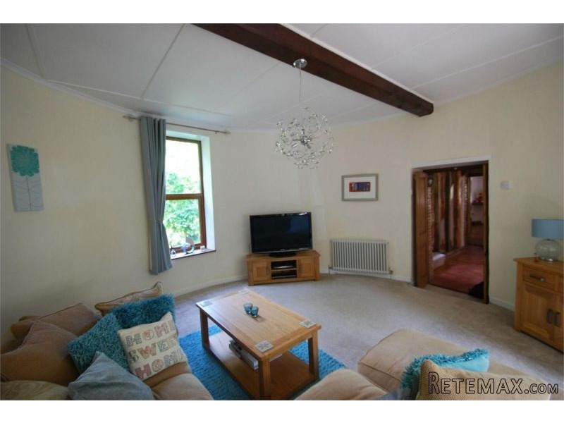 5 Bedroom Detached House - 2