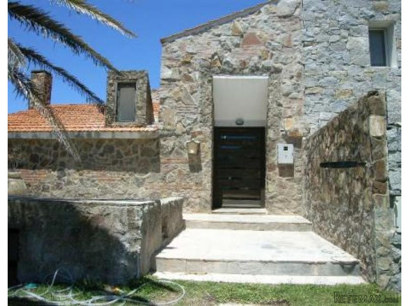 5 Bedroom House - For Rent -.. - 2