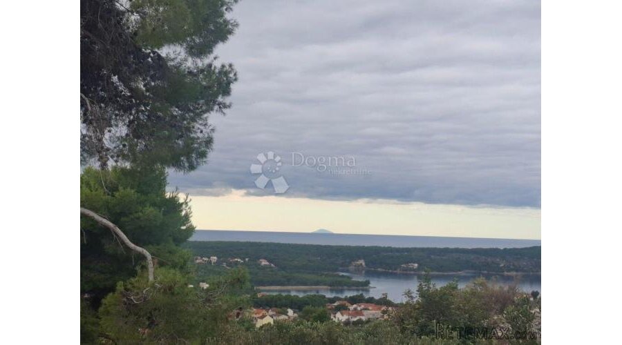 VRHUNSKA PRILIKA ZEMLJIŠTE 300 METARA OD MORA