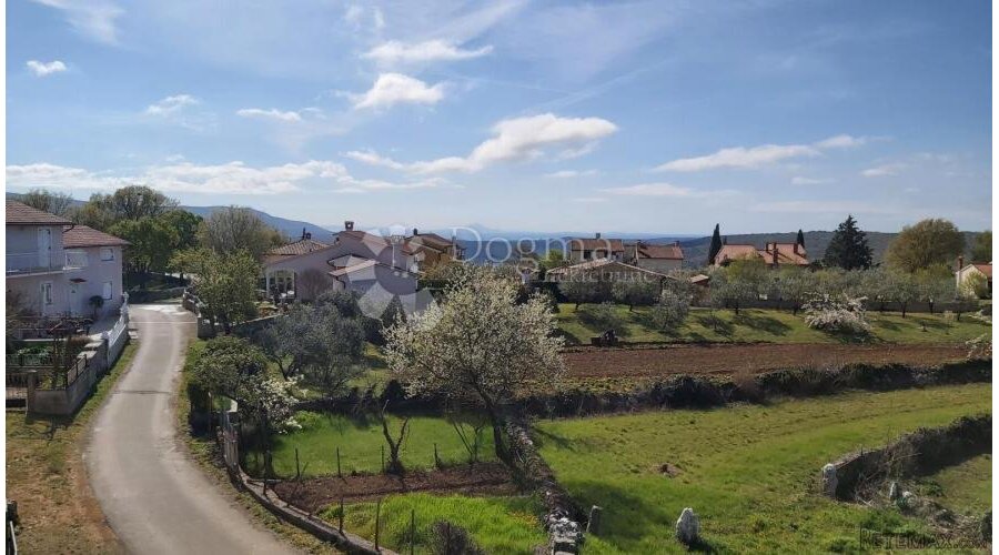 Građevinsko zemljište u centru sela - 3
