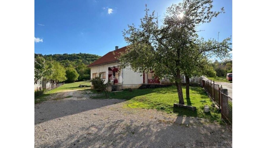 Kuća s lijepom velikom okućnicom, Vukšić - 2