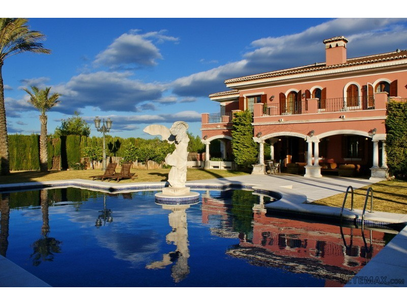 Three-Storey Colonial Style Villa - 2