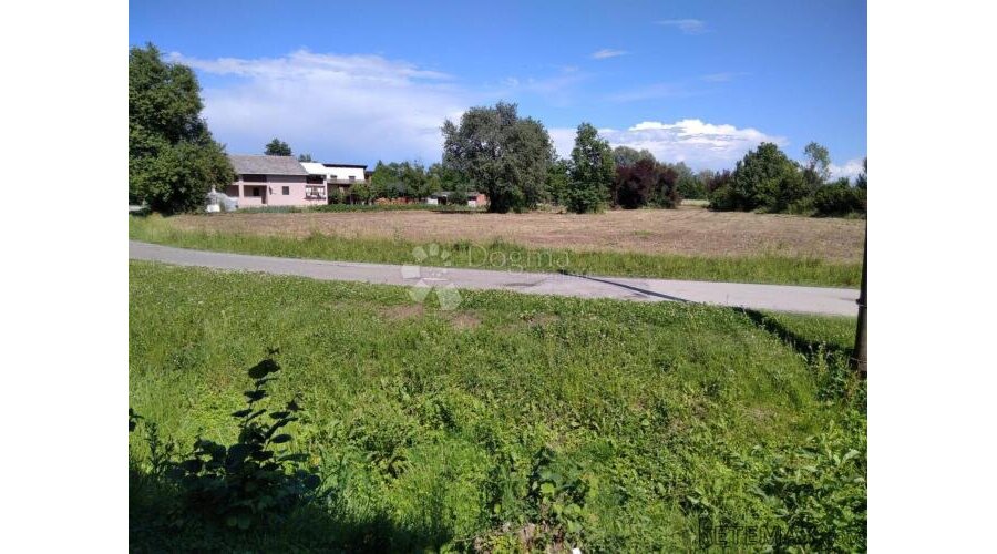Građevinsko zemljište uz cestu - Dugo selo