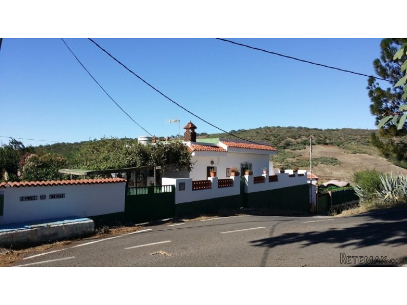 Finca in Galdar with fantastic views at..