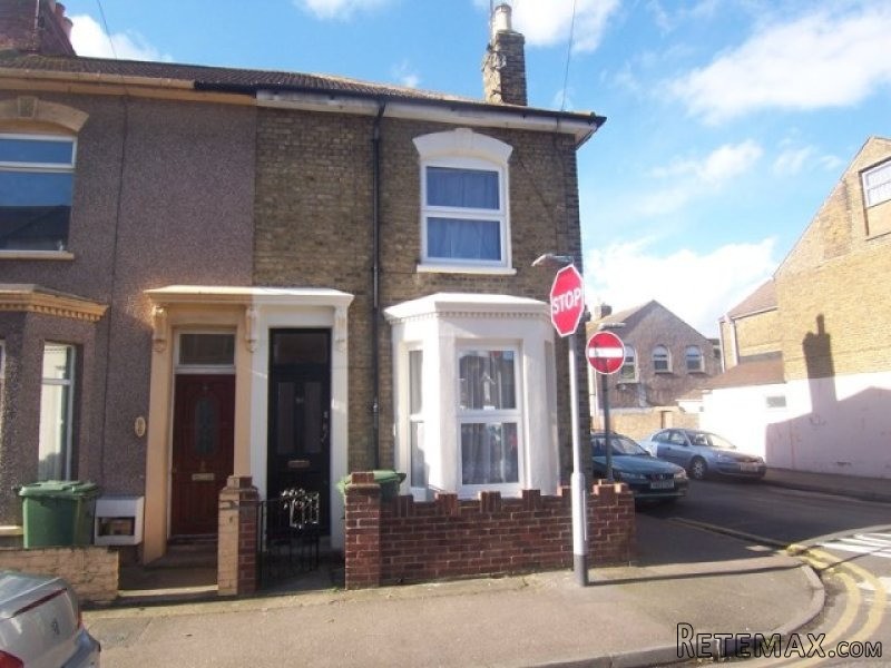2 bedroom house in SHEERNESS